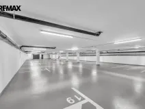 Prodej garážového stání, Hradec Králové - Pražské Předměstí, Gočárova třída, 13 m2