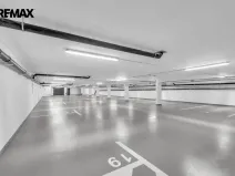 Prodej garážového stání, Hradec Králové - Pražské Předměstí, Gočárova třída, 13 m2