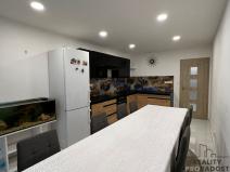 Prodej bytu 3+1, Praha - Kyje, Manželů Dostálových, 80 m2