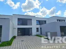 Prodej rodinného domu, Sezemice, Družstevní, 121 m2