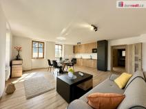 Prodej bytu 2+kk, Horní Blatná, náměstí Sv. Vavřince, 60 m2