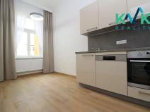 Pronájem bytu 2+1, Karlovy Vary, Svahová, 60 m2