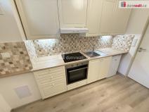 Pronájem bytu 1+kk, Praha - Smíchov, Drtinova, 27 m2