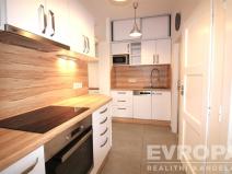 Pronájem bytu 2+1, Praha - Vršovice, Jakutská, 42 m2