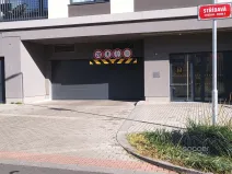 Pronájem garážového stání, Praha - Vysočany, Střídavá, 13 m2