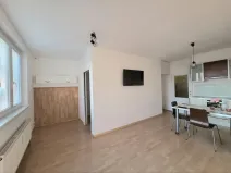 Prodej bytu 1+kk, Praha - Troja, Hnězdenská, 38 m2