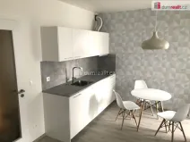 Pronájem bytu 1+kk, Praha, Strnadových, 33 m2