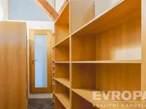 Prodej atypického bytu, Praha - Staré Město, U Dobřenských, 63 m2