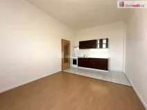 Pronájem bytu 2+kk, Zruč nad Sázavou, náměstí Míru, 35 m2