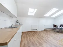 Prodej bytu 3+kk, Studená, nám. Sv. J. Nepomuckého, 117 m2