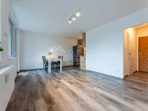 Prodej bytu 1+kk, Praha - Prosek, Lovosická, 34 m2