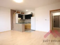 Pronájem bytu 1+kk, Jesenice, Mezi Domy, 37 m2