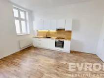 Prodej bytu 2+kk, Žirovnice, Havlíčkovo náměstí, 39 m2