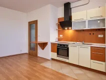 Pronájem bytu 1+kk, Praha, Milotická, 35 m2
