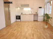 Pronájem bytu 1+kk, Louny, U Zastávky, 34 m2
