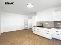 Pronájem bytu 1+kk, Praha - Břevnov, Patočkova, 31 m2