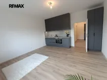 Pronájem bytu 1+kk, Praha - Uhříněves, Douchova, 35 m2