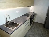 Pronájem bytu 1+1, Praha, Na vrcholu, 35 m2