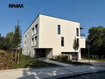 Pronájem bytu 1+kk, Praha - Košíře, Na Stárce, 39 m2