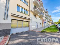 Prodej garážového stání, Praha - Kunratice, Merhoutova, 13 m2