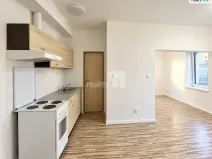 Pronájem bytu 1+kk, Praha - Hrdlořezy, Českobrodská, 28 m2