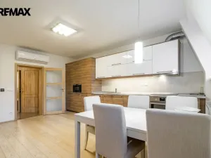 Prodej činžovního domu, Karlovy Vary, Bulharská, 635 m2