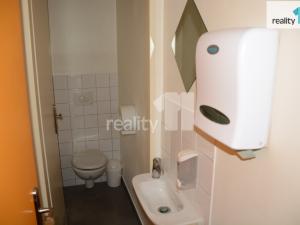 Prodej komerční nemovitosti, Karlovy Vary - Dvory, Chebská, 34 m2