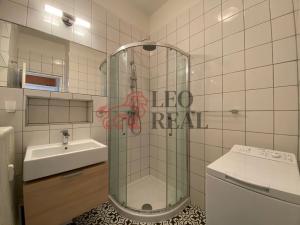 Pronájem bytu 1+kk, Praha - Smíchov, Stroupežnického, 36 m2