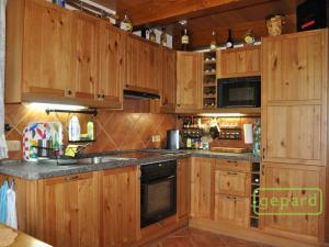 Prodej rodinného domu, Dvory, 222 m2