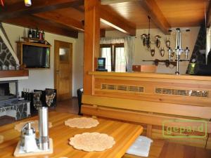 Prodej rodinného domu, Dvory, 222 m2