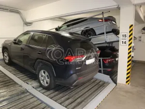 Pronájem garážového stání, Praha - Nové Město, Štěpánská, 18 m2