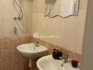 Pronájem bytu 1+kk, Praha 8, Zenklova, 17 m2