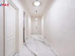 Prodej bytu 3+1, Karlovy Vary, Mariánskolázeňská, 119 m2