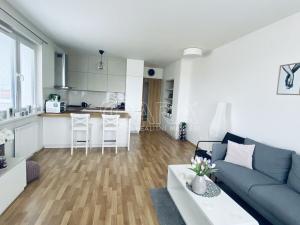 Pronájem bytu 2+kk, Praha - Vysočany, Moravcových, 60 m2