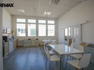 Pronájem kanceláře, Pardubice - Zelené Předměstí, Masarykovo náměstí, 321 m2
