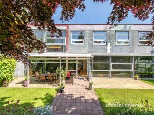 Pronájem atypického bytu, Šestajovice, K Úvozu, 280 m2