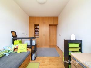 Pronájem atypického bytu, Šestajovice, K Úvozu, 280 m2
