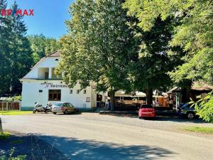 Prodej rodinného domu, Nezabudice, 410 m2