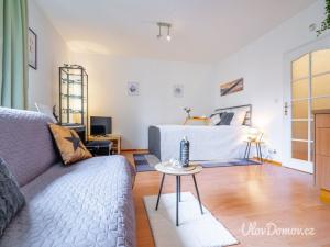 Pronájem bytu 1+kk, Praha - Záběhlice, Mattioliho, 33 m2