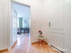 Pronájem bytu 1+kk, Praha - Záběhlice, Mattioliho, 33 m2