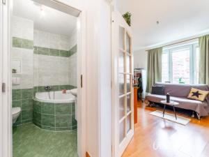 Pronájem bytu 1+kk, Praha - Záběhlice, Mattioliho, 33 m2