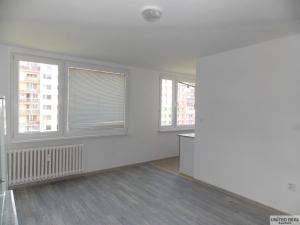 Pronájem bytu 1+kk, Pardubice - Polabiny, Brožíkova, 32 m2