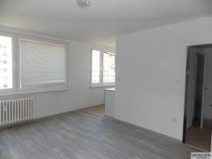 Pronájem bytu 1+kk, Pardubice - Polabiny, Brožíkova, 32 m2