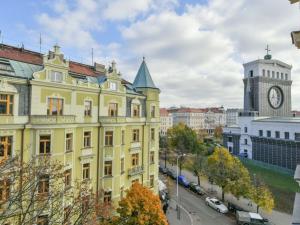 Pronájem bytu 2+kk, Praha - Vinohrady, náměstí Jiřího z Poděbrad, 56 m2