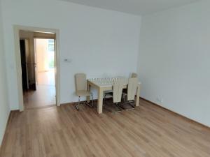 Pronájem bytu 2+1, Karlovy Vary - Drahovice, Zbrojnická, 55 m2