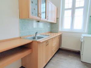 Pronájem bytu 2+1, Karlovy Vary - Drahovice, Zbrojnická, 55 m2