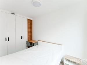 Pronájem bytu 2+kk, Praha - Smíchov, Mozartova, 26 m2