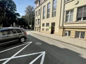 Pronájem obchodního prostoru, Opava, náměstí Slezského odboje, 23 m2