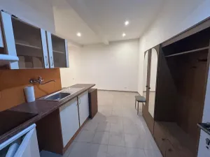 Pronájem bytu 1+kk, Praha - Strašnice, Věšínova, 28 m2