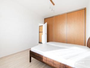 Pronájem bytu 1+1, Praha - Letňany, Dobratická, 31 m2